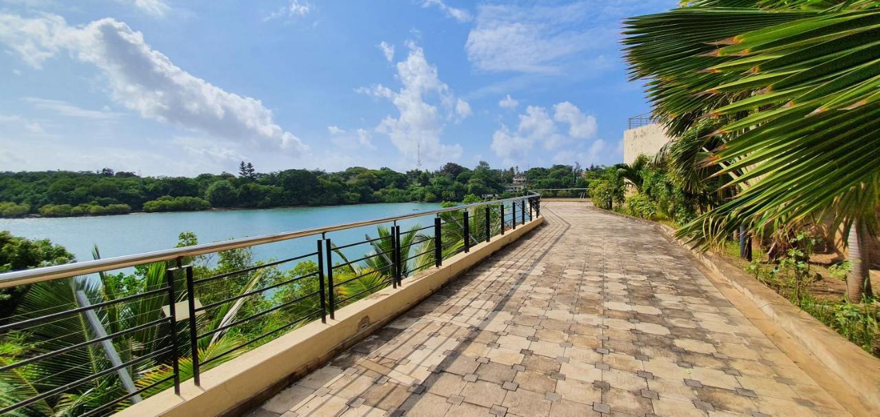 Penthouse Five - The Beautiful 3Br En-Suite Apt Mombasa Exterior photo